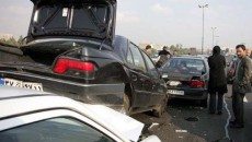 برخورد زنجیرهای 12 خودرو در آزادراه کرج - قزوین